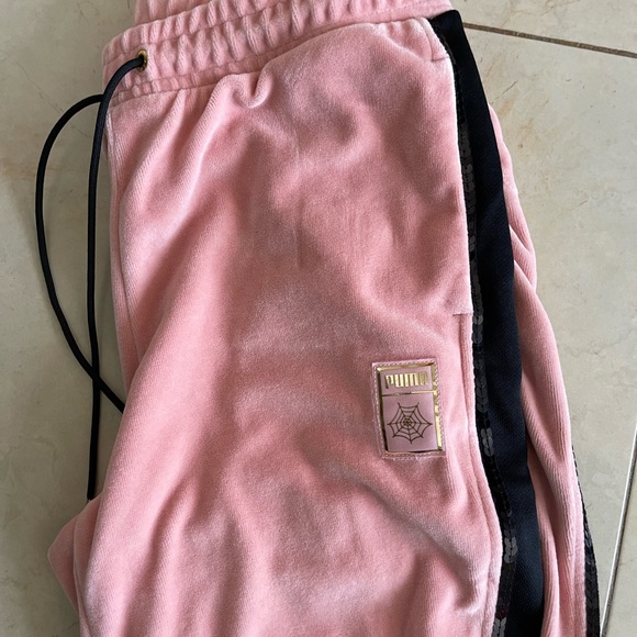 LOOKING FOR - Picture 4 of 5